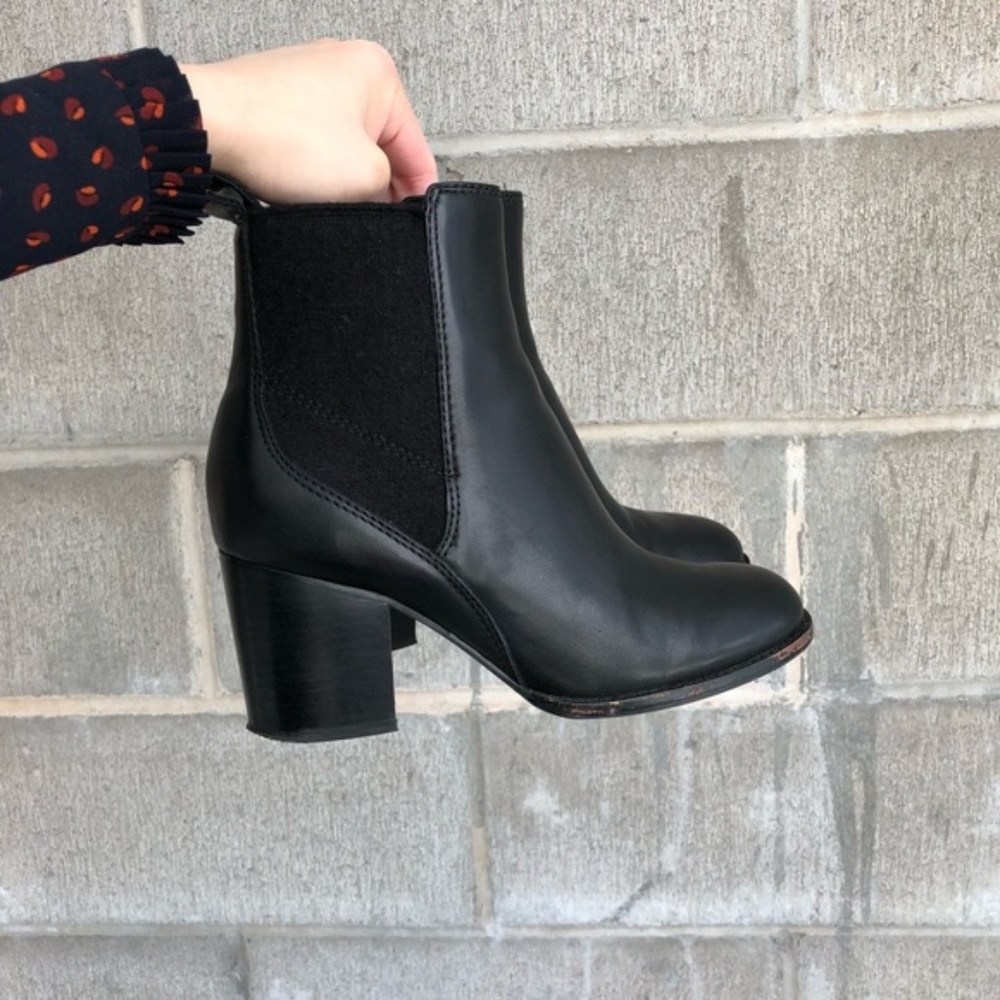 Clarks Chelsea leather ankle boots